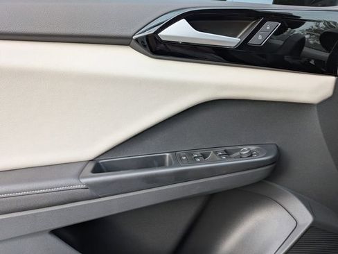 New 2026 Volkswagen Taos S image 24