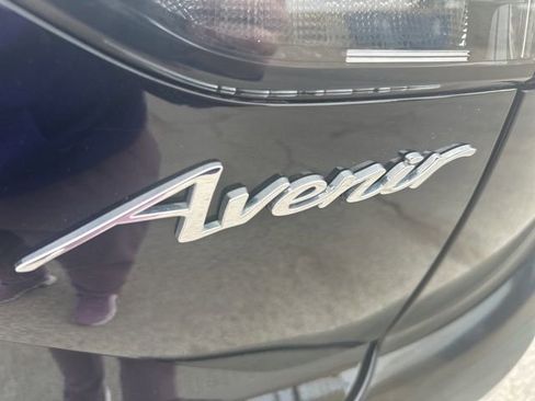 Used 2023 Buick Envision Avenir image 14