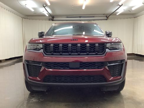 New 2026 Jeep Grand Cherokee Altitude AWD/4WD image 11
