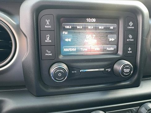 Used 2018 Jeep Wrangler Unlimited Sport S image 16