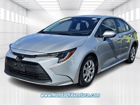 Used 2024 Toyota Corolla LE image 4