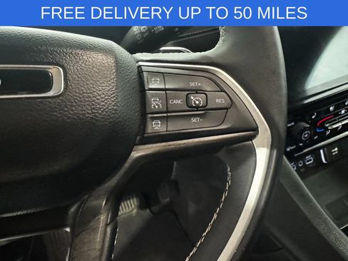 Used 2024 Jeep Grand Cherokee Limited w/ Luxury Tech Group II AWD/4WD image 7
