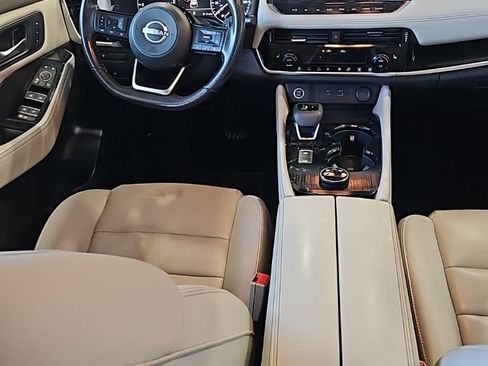 Used 2023 Nissan Rogue SL w/ SL Premium Package image 25