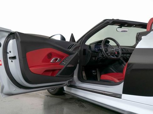 Used 2018 Audi R8 V10 image 14