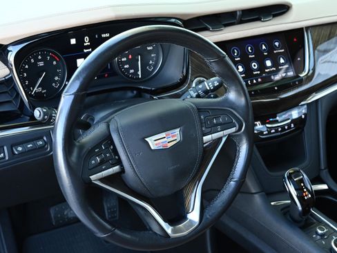 Used 2021 Cadillac XT6 Premium Luxury w/ Platinum Package image 11