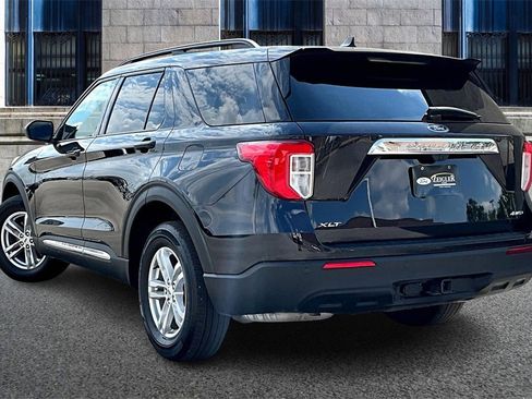 Certified 2023 Ford Explorer XLT w/ Class IV Trailer Tow Package image 10