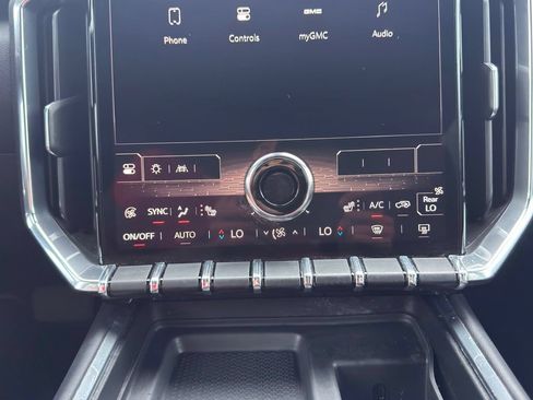Used 2024 GMC Acadia Elevation AWD/4WD image 29
