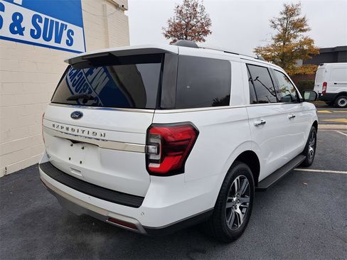 Used 2024 Ford Expedition Limited image 6