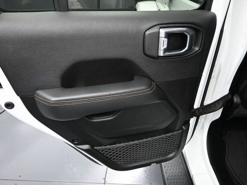 Used 2023 Jeep Gladiator Overland image 28