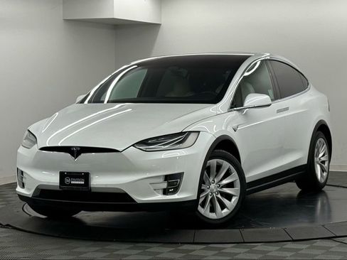Used 2020 Tesla Model X Long Range image 2