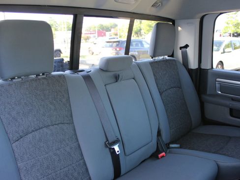 Used 2017 RAM 1500 Big Horn AWD/4WD image 24