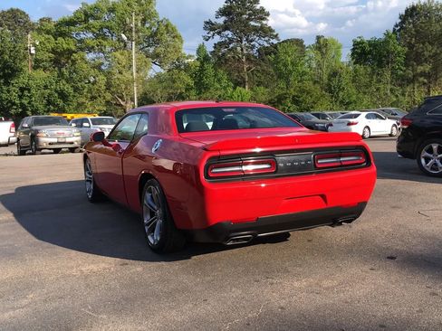 Used 2020 Dodge Challenger R/T image 5