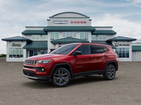 New 2026 Jeep Compass Latitude image 3