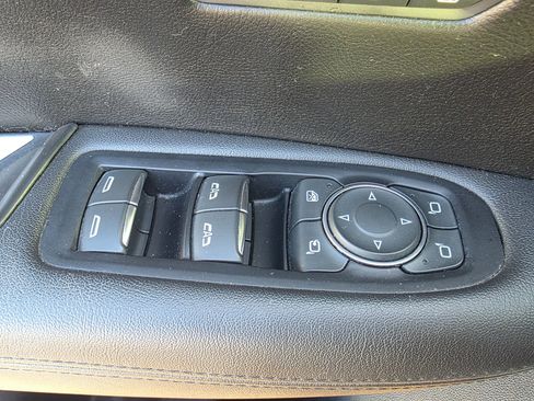 Used 2017 Cadillac XT5 Luxury w/ Driver Awareness Package image 28