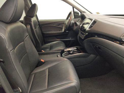 Used 2017 Honda Pilot Touring image 21