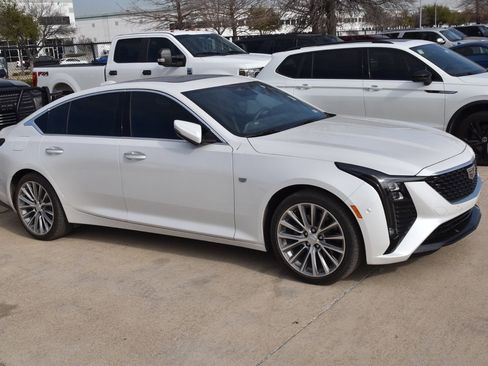 Used 2025 Cadillac CT5 Premium Luxury image 5