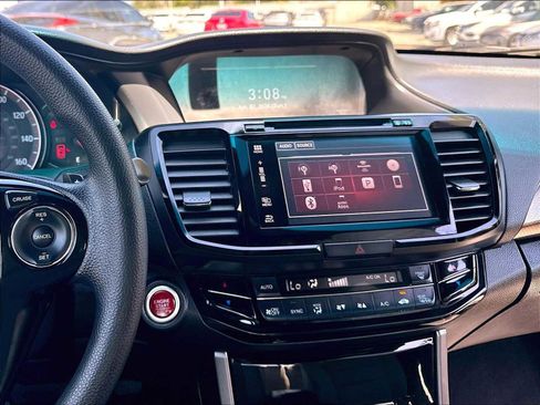 Used 2017 Honda Accord EX image 9