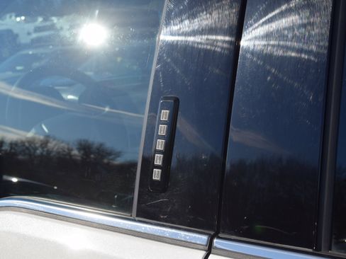 Used 2024 Ford F150 Lariat w/ Mobile Office Package image 9