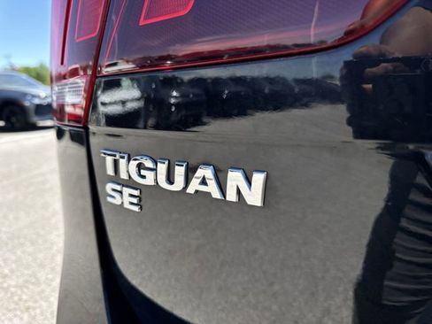 Used 2021 Volkswagen Tiguan SE AWD/4WD image 32
