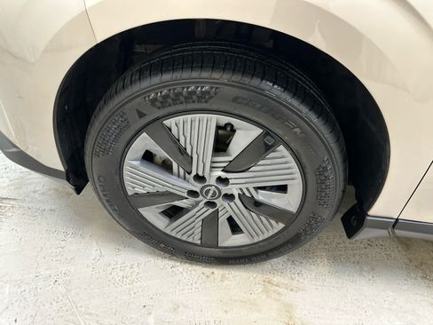 Certified 2025 Nissan Murano SL w/ Cargo Package AWD/4WD image 12