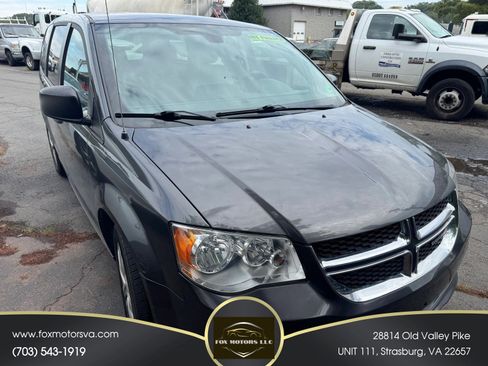 Used 2019 Dodge Grand Caravan SE w/ UConnect Hands-Free Group FWD image 1
