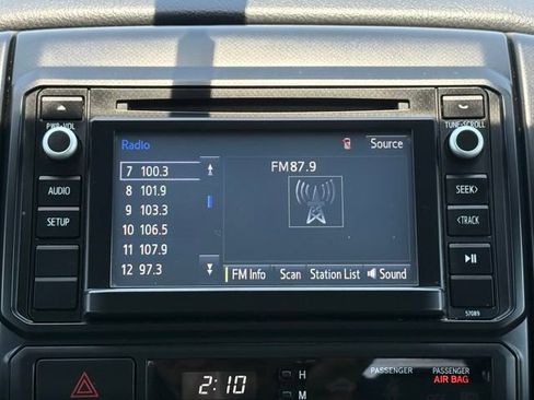 Used 2014 Toyota Tacoma PreRunner w/ Convenience Package RWD image 18