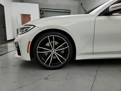 Used 2020 BMW 330i Sedan w/ M Sport Package RWD image 32