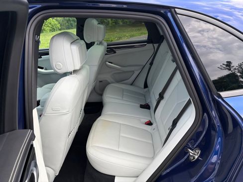 Certified 2025 Porsche Macan Turbo AWD/4WD image 20