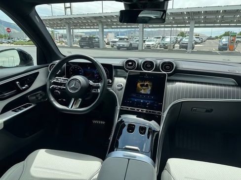 Used 2024 Mercedes-Benz GLC 300 4MATIC image 30