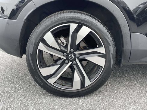 Used 2023 Volvo XC40 B5 Plus w/ Protection Package Premier AWD/4WD image 31