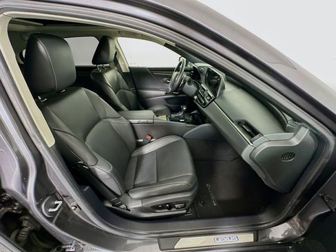 Used 2024 Lexus ES 350 w/ Premium Package image 32