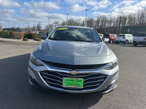 Used 2024 Chevrolet Malibu LT image 2
