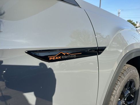 New 2026 Volkswagen Atlas Peak Edition AWD/4WD image 9