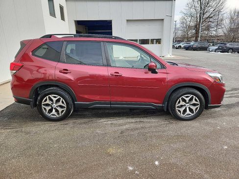 Used 2021 Subaru Forester Premium image 7