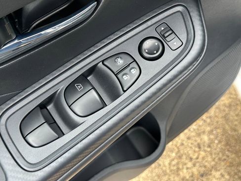 New 2025 Nissan Versa SV w/ Trunk Package image 21