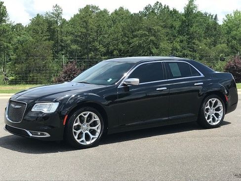 Used 2018 Chrysler 300 C w/ Sun, Sound & Nav Package RWD image 1