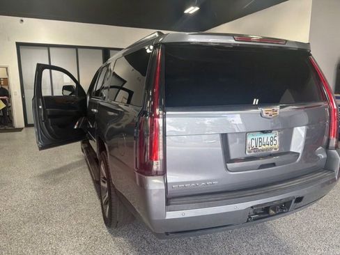 Used 2019 Cadillac Escalade ESV Premium Luxury AWD/4WD image 7