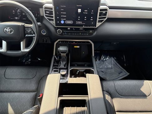 Used 2024 Toyota Tundra Limited image 21
