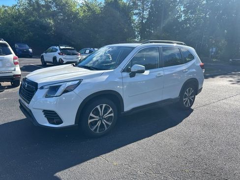 Used 2023 Subaru Forester Limited AWD/4WD image 10