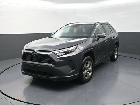 Used 2024 Toyota RAV4 XLE FWD image 3
