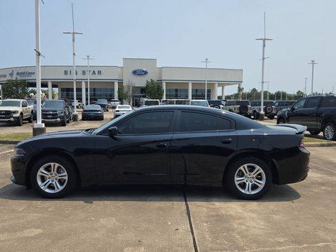 Used 2022 Dodge Charger SXT RWD image 9