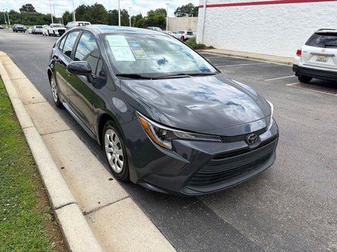 Certified 2025 Toyota Corolla LE FWD image 1