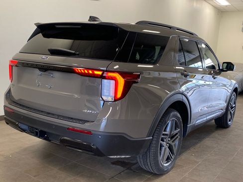New 2026 Ford Explorer ST-Line w/ ST-Line Street Pack image 7