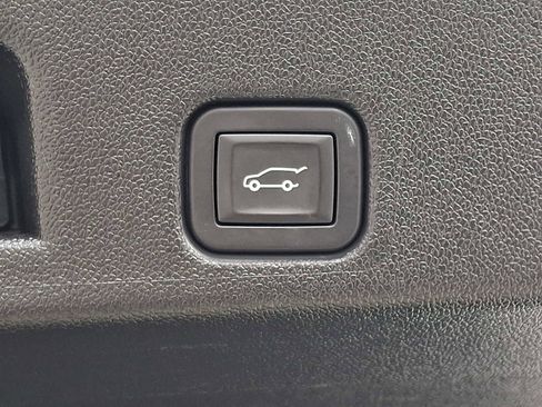 Used 2024 GMC Acadia Elevation image 32