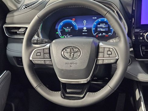 New 2026 Toyota Highlander Platinum AWD/4WD image 15