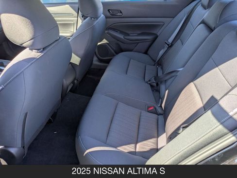 Used 2025 Nissan Altima 2.5 S image 15