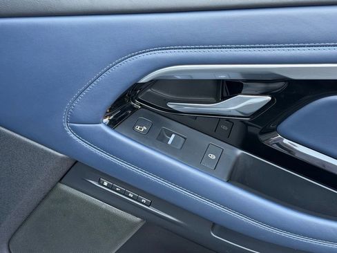 Used 2020 Land Rover Range Rover Evoque R-Dynamic SE image 37