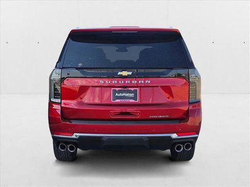 New 2025 Chevrolet Suburban Premier image 8