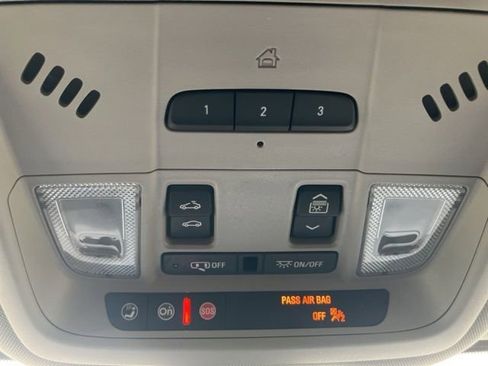 Used 2021 GMC Terrain SLT w/ Elevation Edition image 31