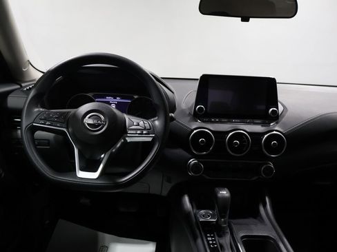 Used 2024 Nissan Sentra SV image 17